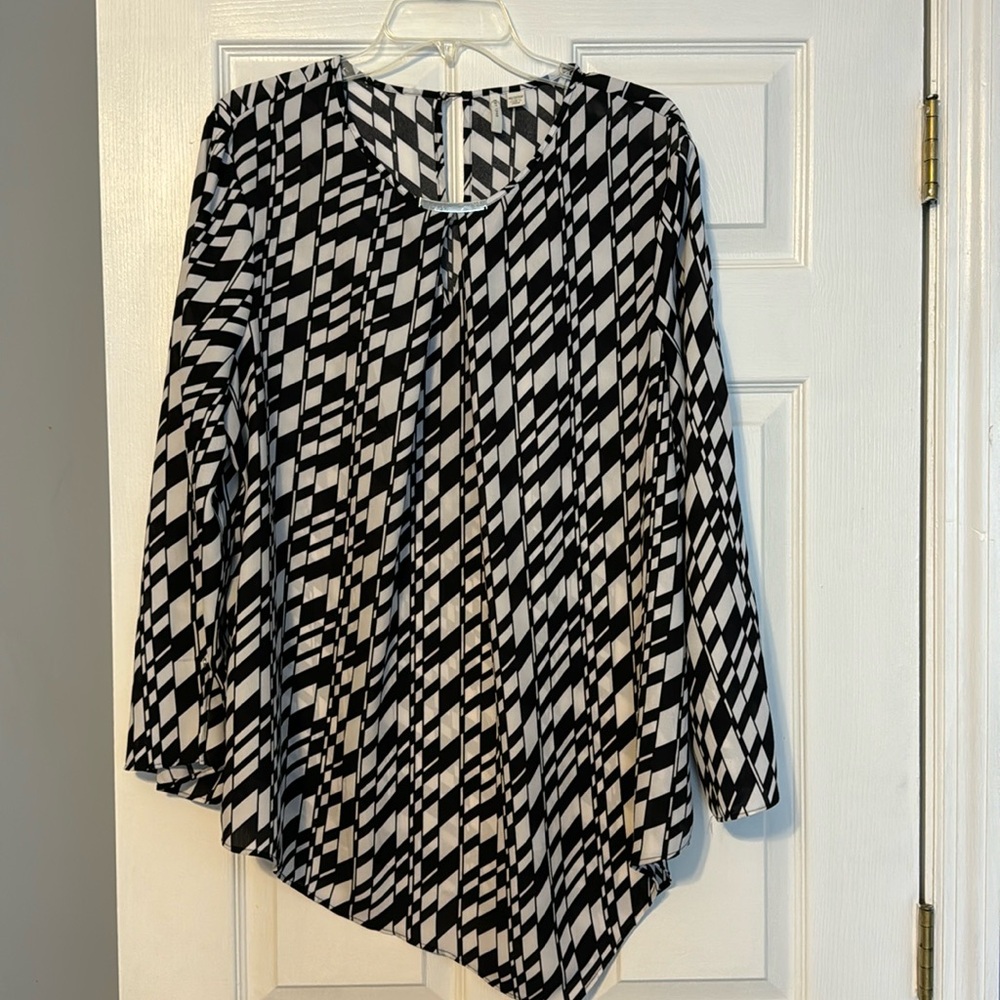 Black/Cream Geometric Print Tunic Top Asymmetrical Hemline 18/20 Cato